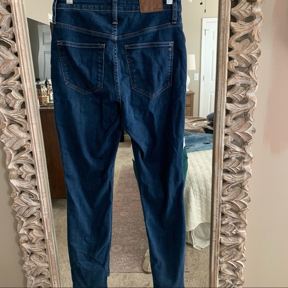 Curvy High Rise Skinny Jeans - Picture 4 of 7